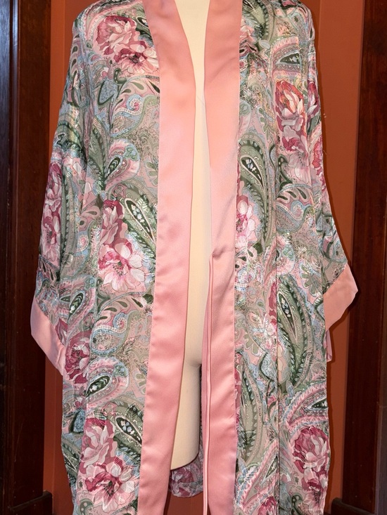 Victoria's Secret Other - Vintage Victoria’s Secret gold label sheer paisley robe
